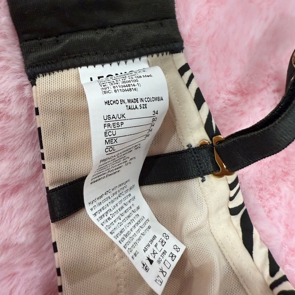 Leonisa Plunge Wireless Bras for Women - Seamless No Underwire
Triangle Bra - Picture 10 of 13